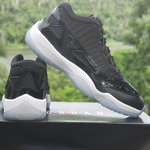 ❌️SOLD❌️JORDAN 11 RETRO LOW IE (SPACE JAM) - Picture 4 of 4